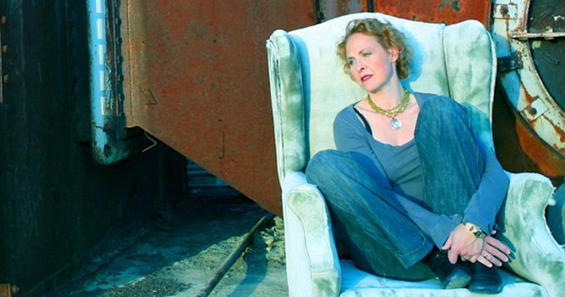 Julie Christensen-sm