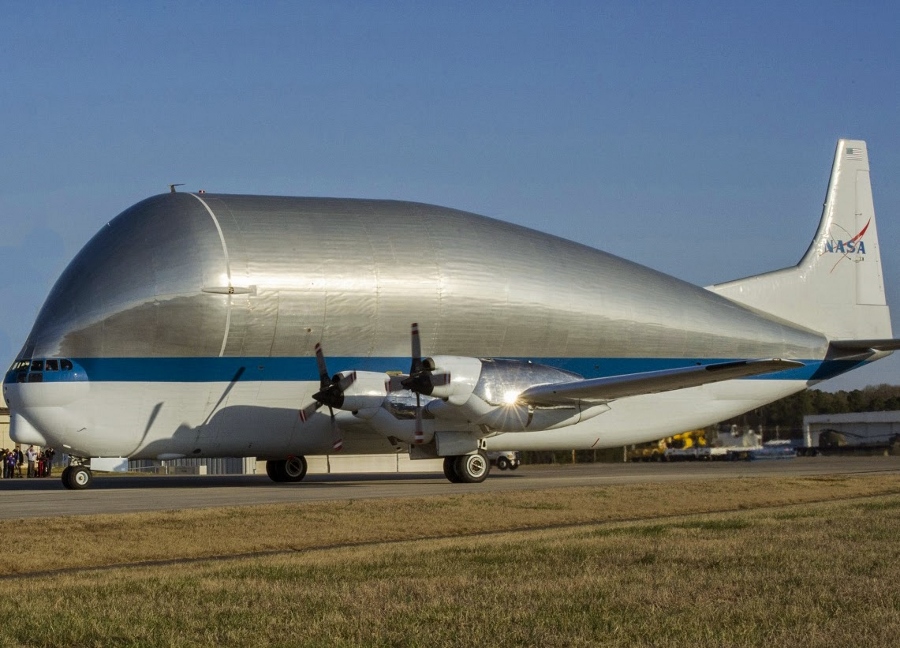 Super Guppy 12.14 900x648
