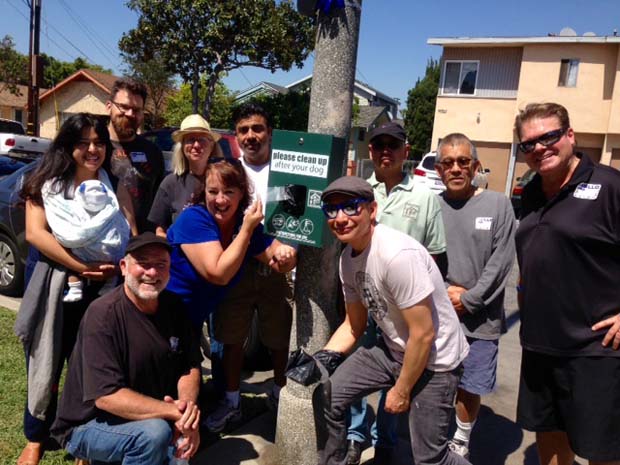 10 volunteers with Lisa in  blue