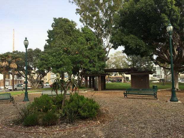 Lampposts benches