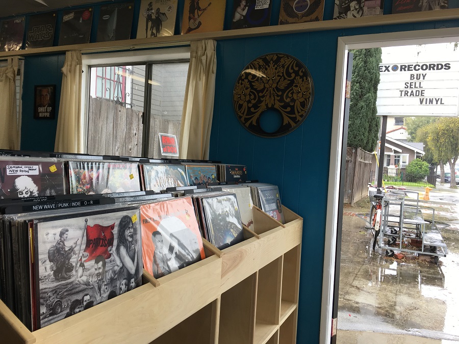vinyls with door