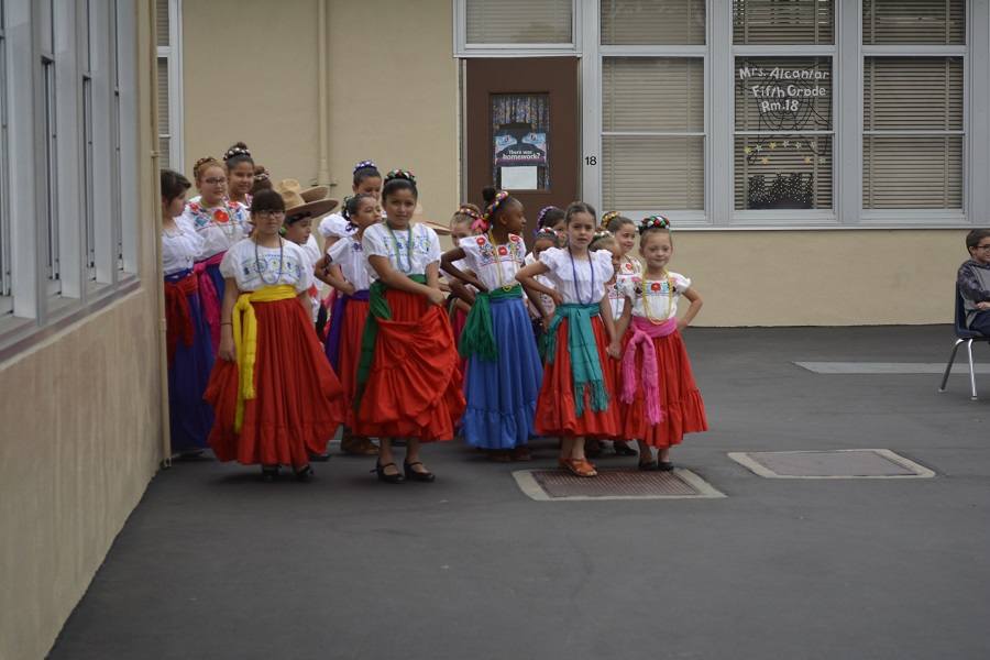 girls getting ready to dance