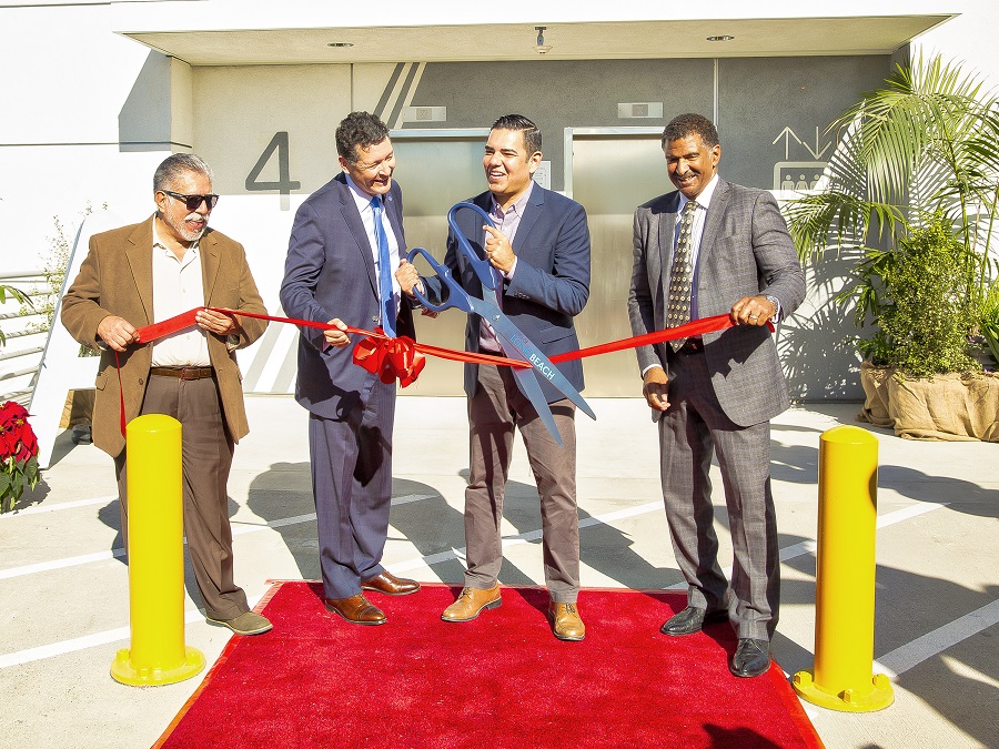 Airport ParkingA Ribbon Cutting