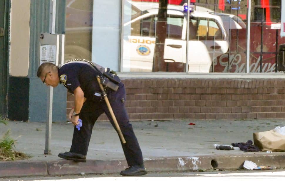 Long Beach police investigate a shooting on Pacific Avenue near Ninth Street on the afternoon of Wednesday, Aug. 29, 2018. Photo by Thomas R. Cordova.